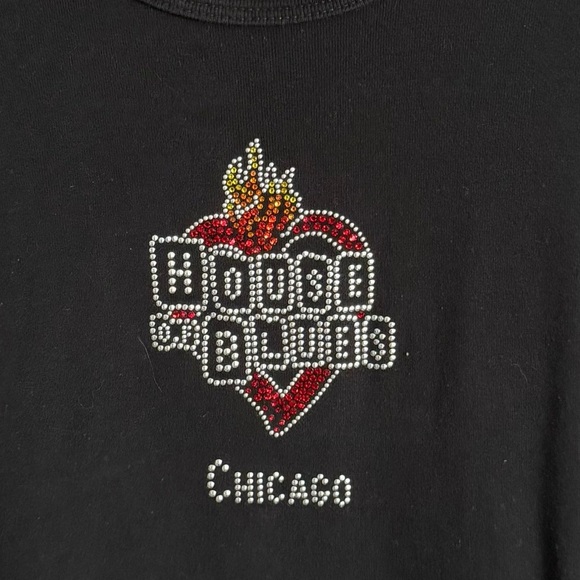 Vintage Y2K House of Blues Chicago Bejeweled Heart Shape Flame Baby Tee Size XL - Picture 2 of 5